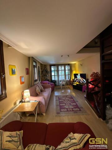 16-SAPANCADA SİTE İÇERİSİNDE SATILIK TRİBLEKS VİLLA